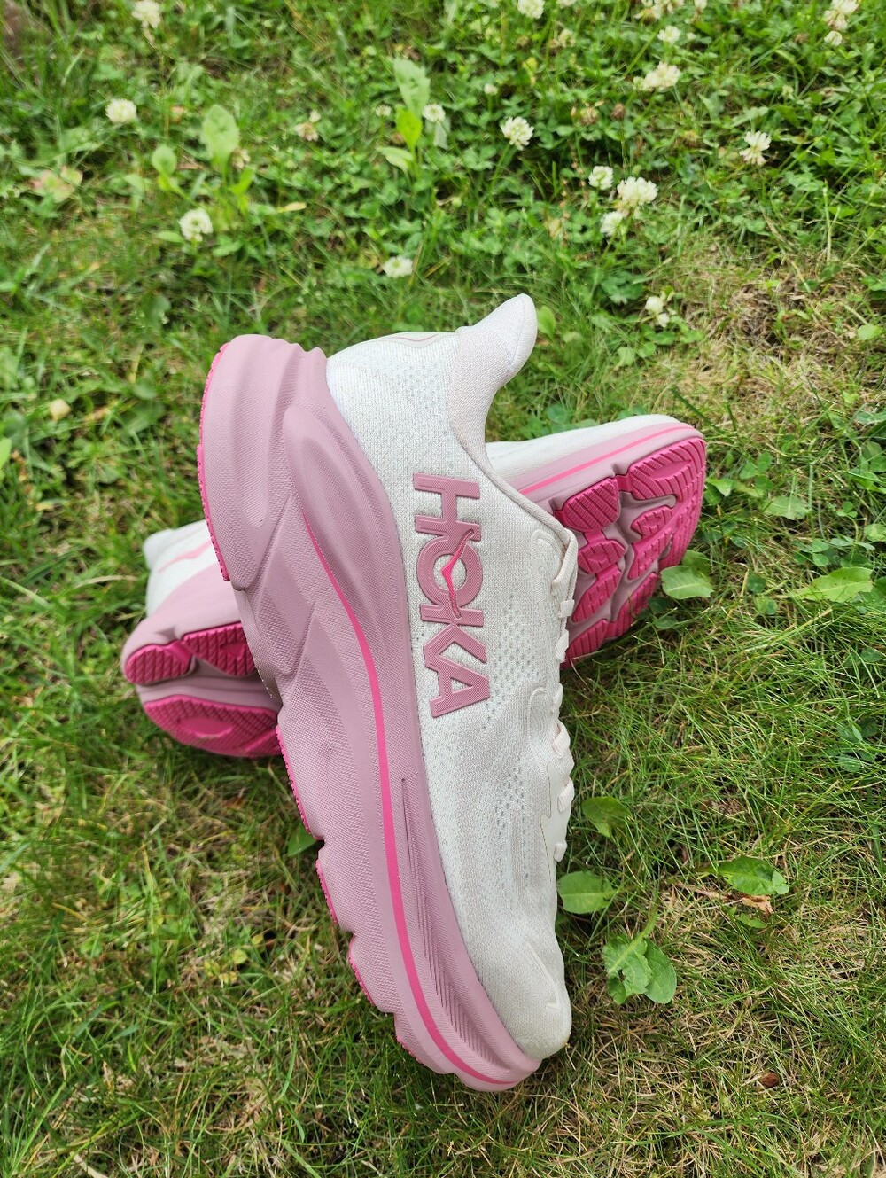 Sz 9.5B - Women's Hoka Clifton 10 Rose Cream Running Shoes - Picture 5 of 16
